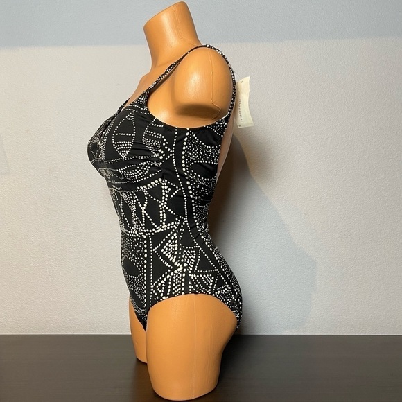 New Profile by Gottex 1 Piece Black & White Swimsuit (SW01) - Picture 4 of 8